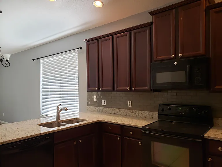 Granite counter tops in kitchen.