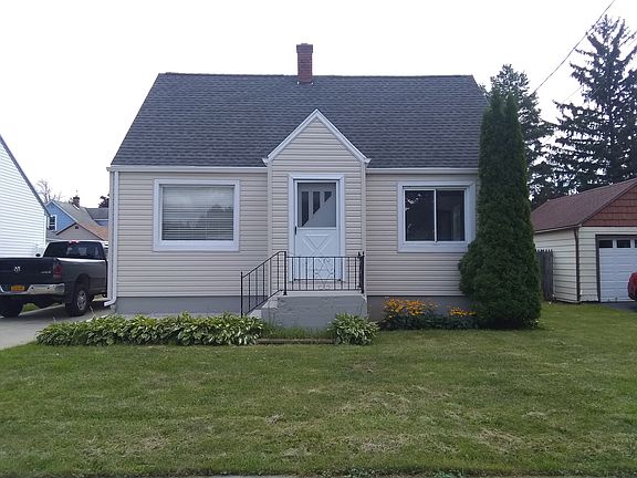 2nd image of 111 15th Ave