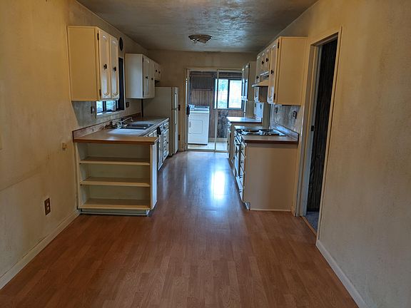 3rd image of 2518 Tennessee Dr