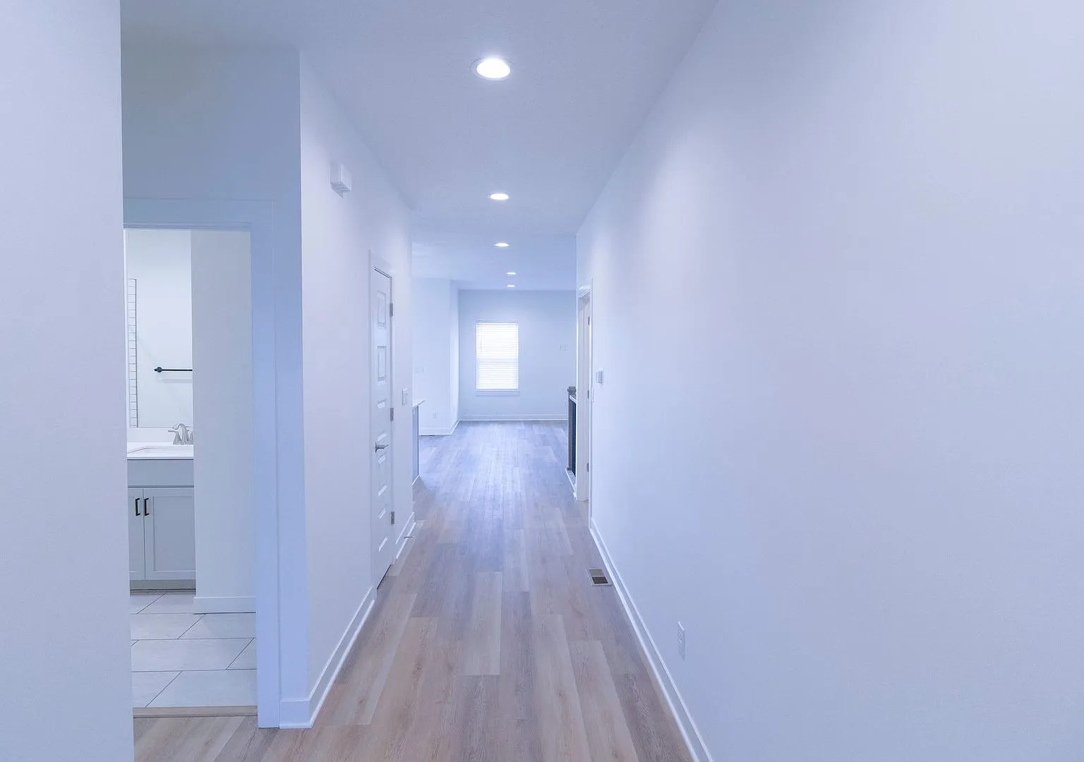 Modern 4 Bedroom In Spring Hill, Ks! Minutes From All Schools!! — Photo 2