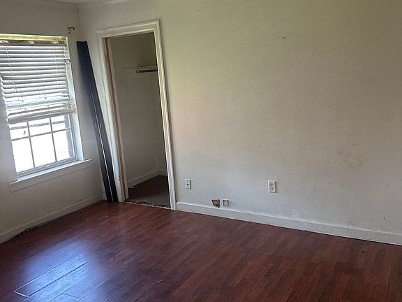 5th image of 3218 Thirteen Colony Mall APT 4B