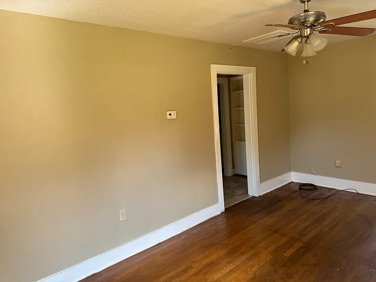 1700 Johnson Dr — Photo 2
