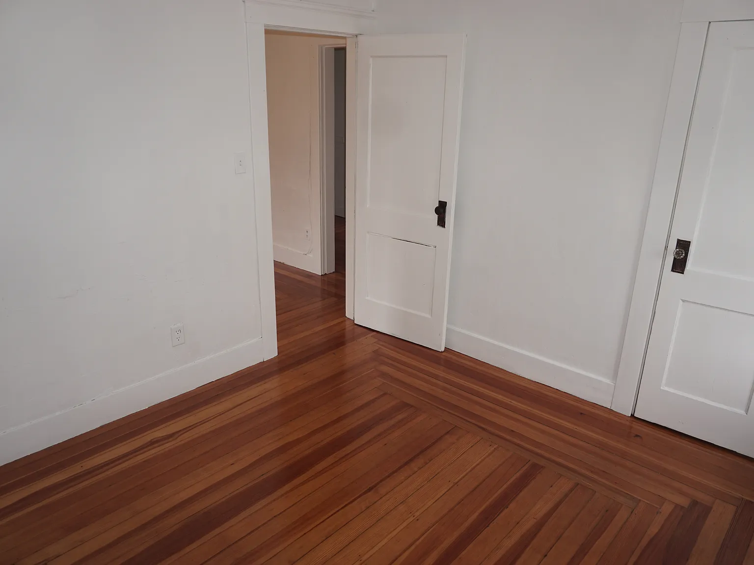 2 bed, 900 sqft, $1,750 — Photo 3