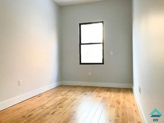 Rented by EXR | media 8