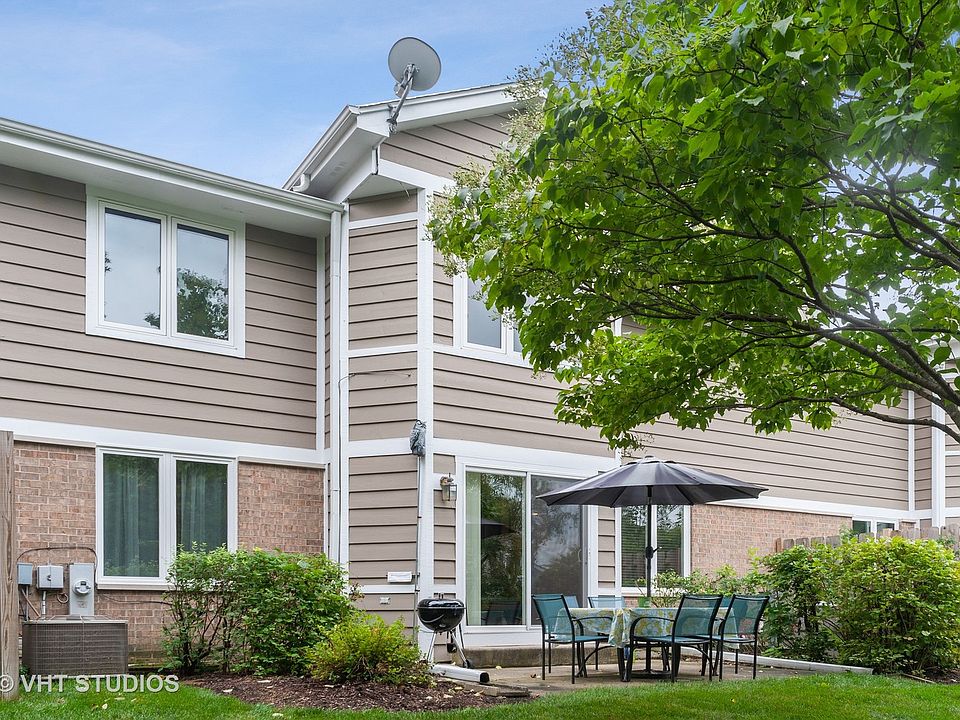 2nd image of 82 Woodstone Dr