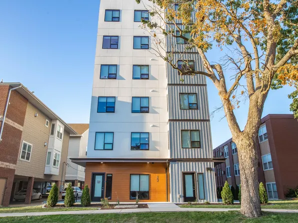 504 E Stoughton St, Champaign, IL 61820