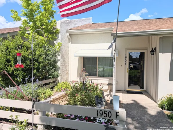 1950 Leslie #F, Kerrville, TX 78028