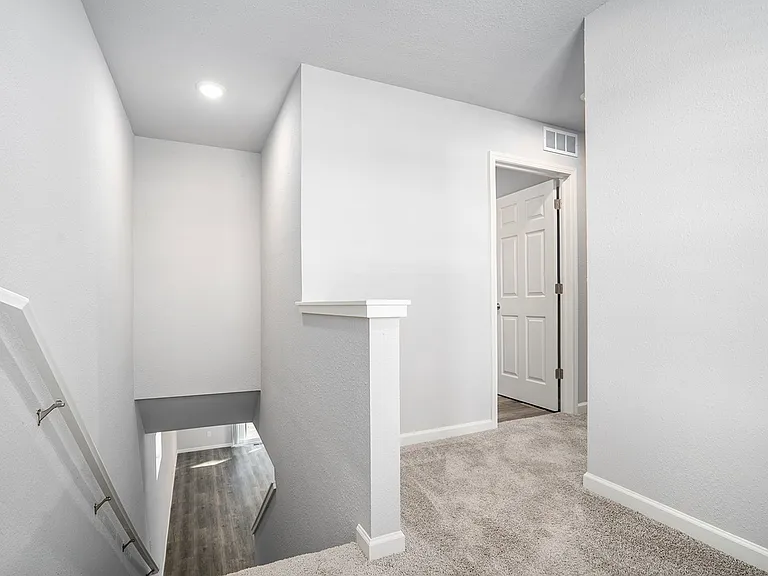 8191 Crestbrook Ct — Photo 14