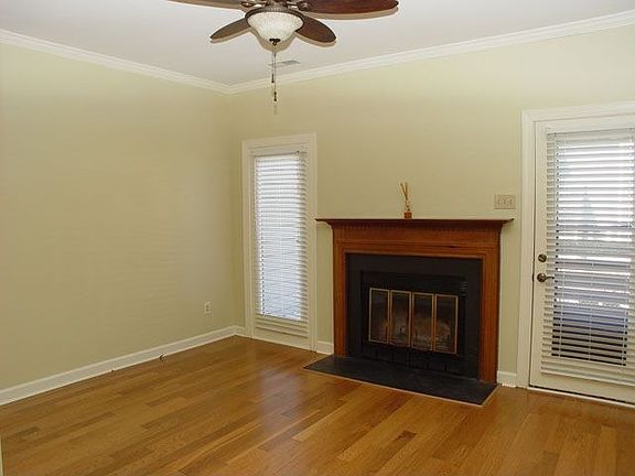 Living Room w/FP