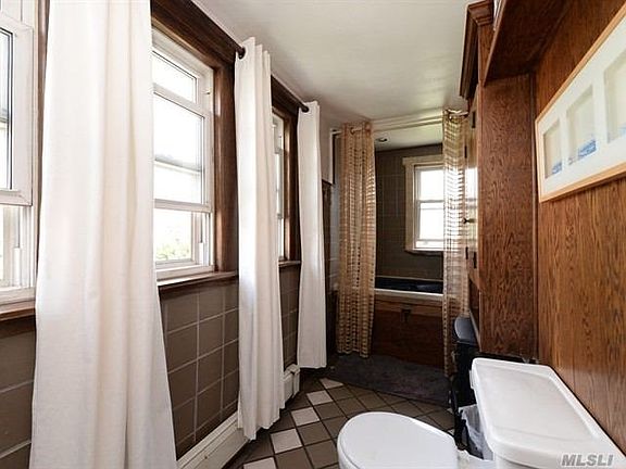 3rd image of 149 Street 43rd Ave