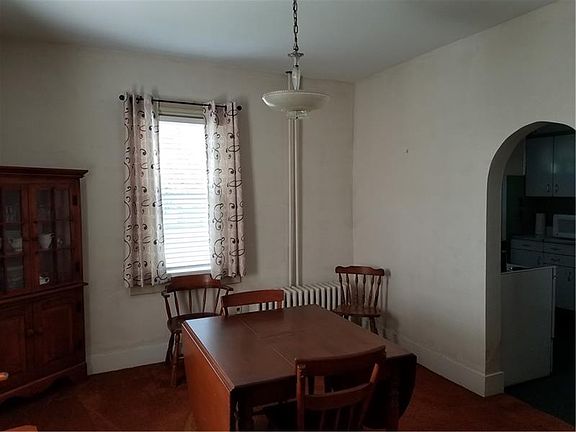 4th image of 429 Saint Clair St