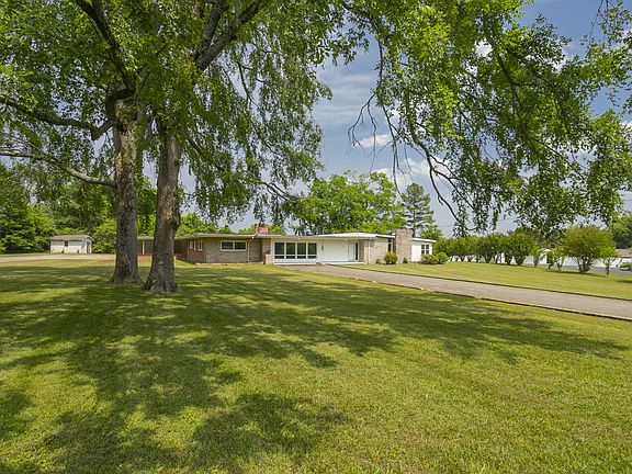 2nd image of 120 Horseshoe Dr
