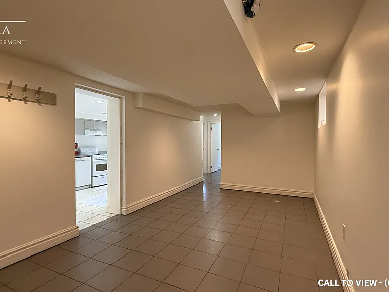 52 Rose Ave #2 — Photo 5