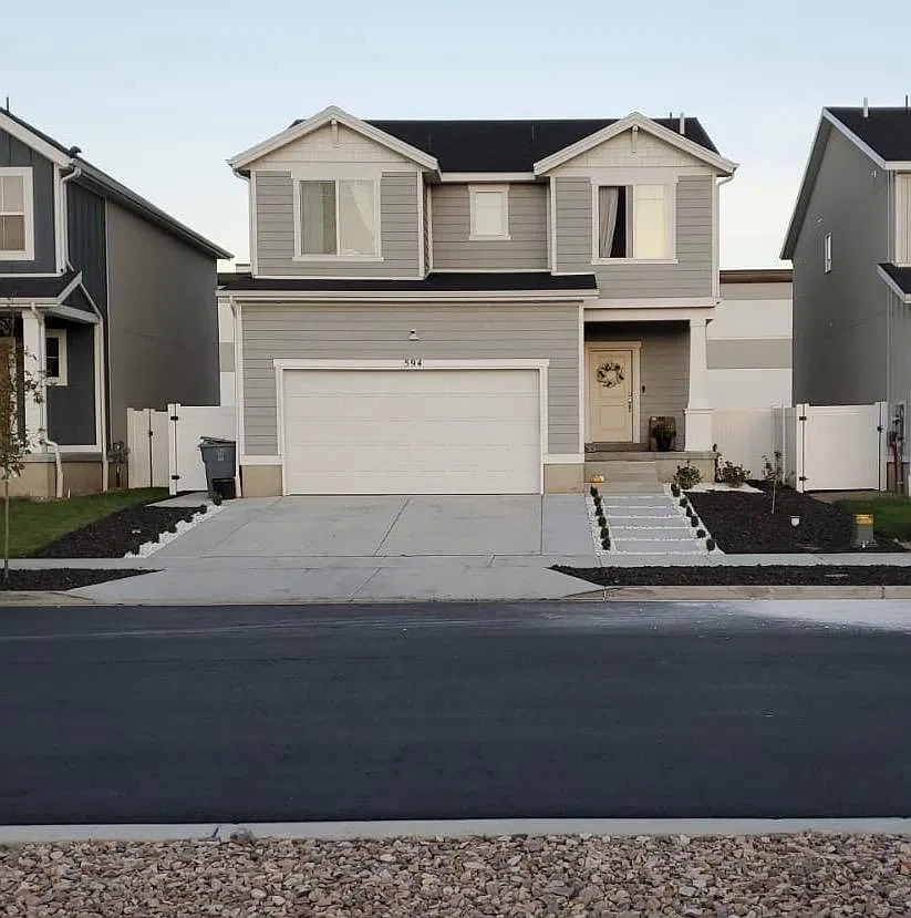 4 bed, 2.5 bath, 2000 sqft, $2,500 — Photo 1