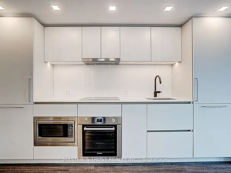 609 Sherbourne St #305 — Photo 7
