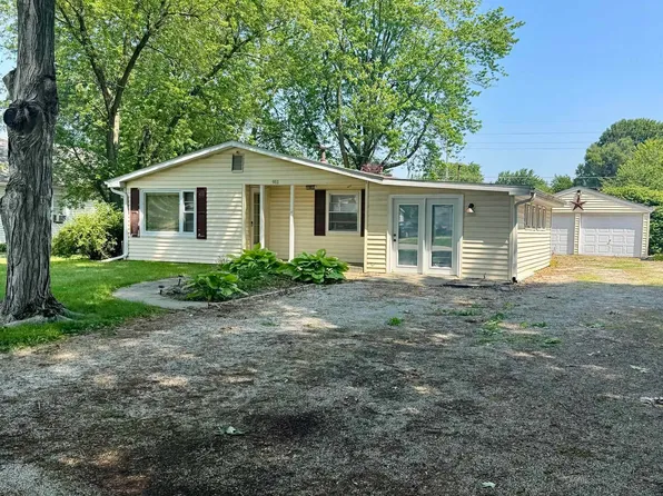 911 Washington St, Pawnee, IL 62558
