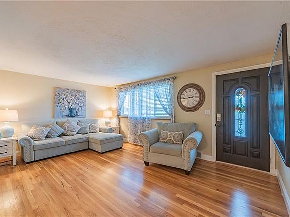 3rd image of 12259 Herold Dr