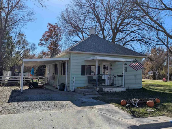 107 & 109 W Oak St., Maywood, NE 69038