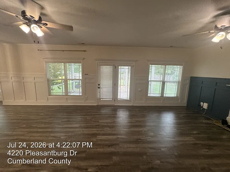 4220 Pleasantburg Dr — Photo 9