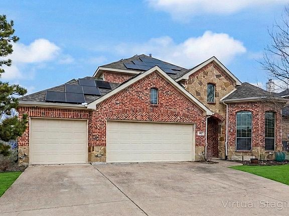 2nd image of 106 Stone St