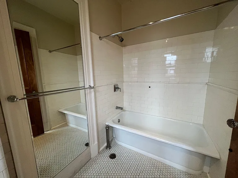 The EB Green Residence — Photo 25