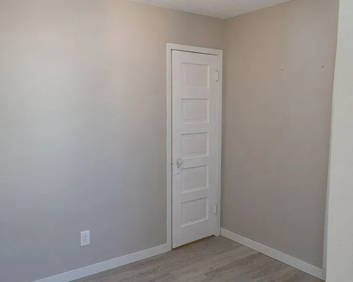1133 Columbia St — Photo 14