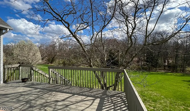 9 Collins Dr — Photo 22