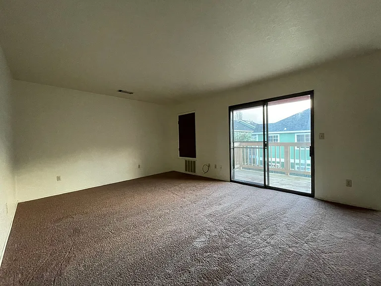 2500 Hubbard Ln — Photo 5