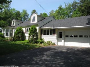 15 Hillside Ave, Winthrop, ME 04364