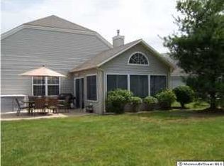 28 Neville Ct, Manchester, NJ 08759