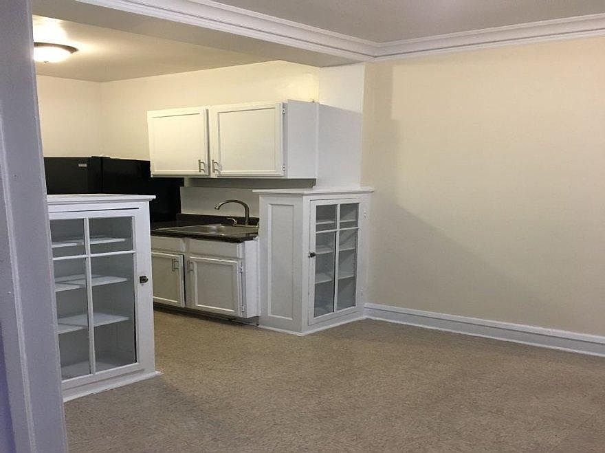 2nd image of 1550 W 95th St APT 205