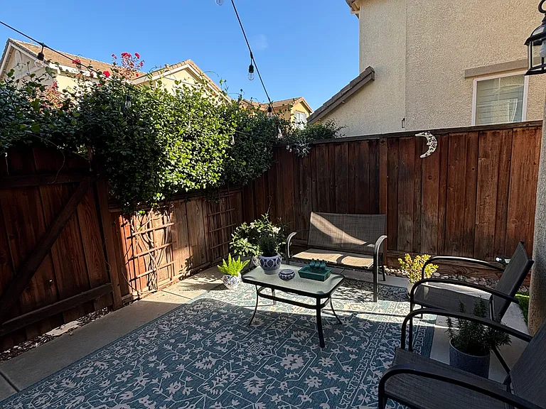 343 Carriage Ln — Photo 9