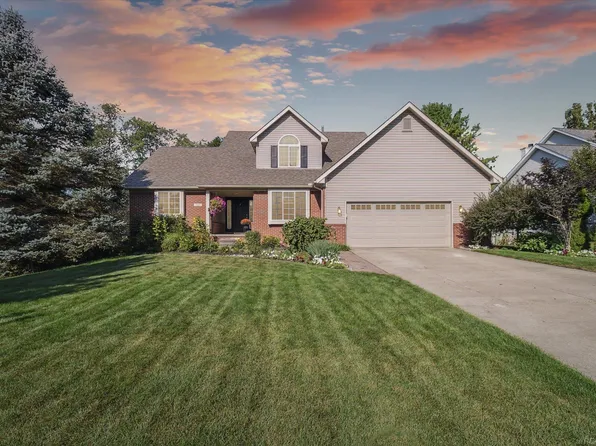 720 Glenmoor Dr, Oxford, MI 48371