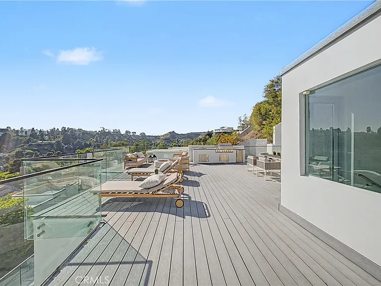 9459 Beverly Crest Dr — Photo 49