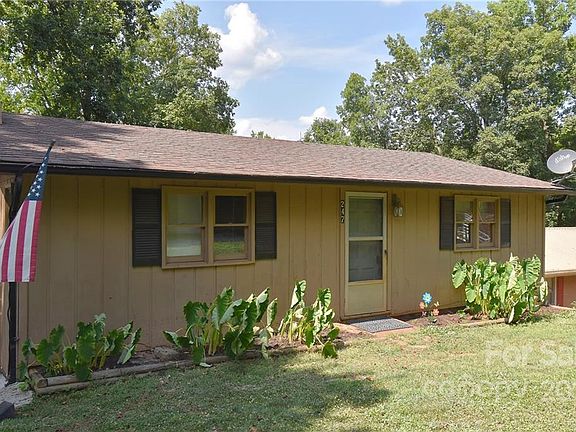 2nd image of 247 Michaels Gap Ln