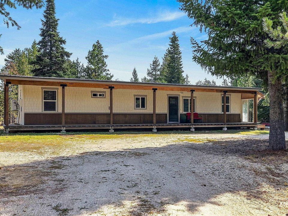 1st image of 122 Forest Pl