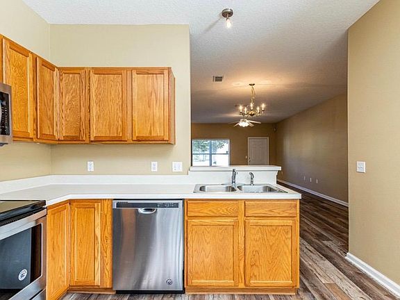 4th image of 392 Southern Branch Ln