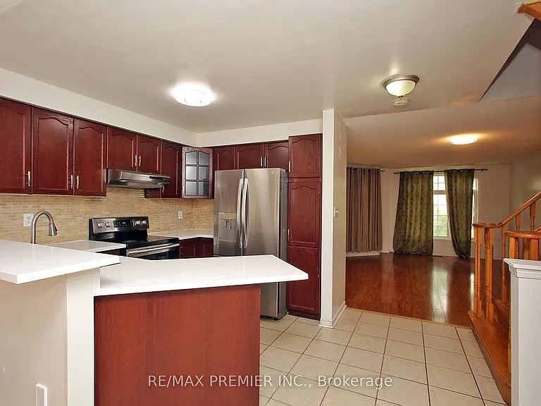 205 Equator Cres — Photo 9