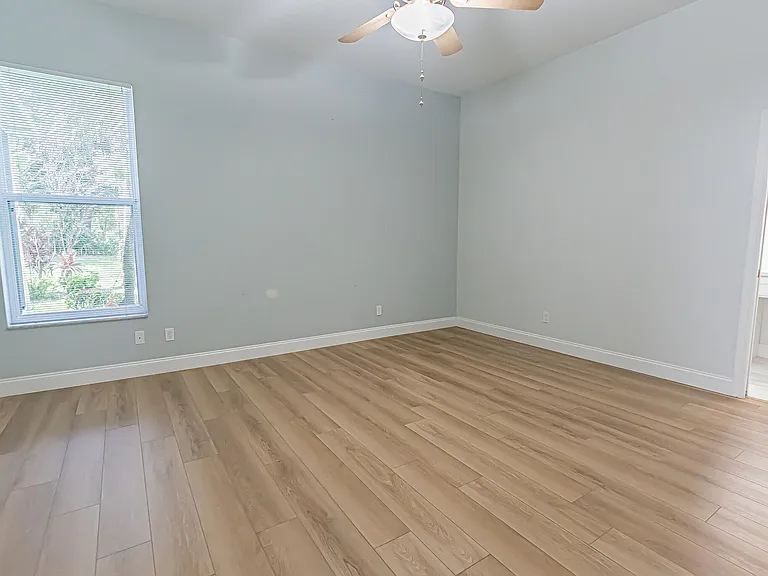 204 NW Zanzibar Pl — Photo 10