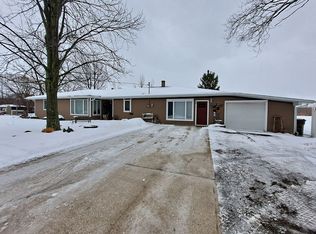 96 S 1st St, Linwood, MI 48634