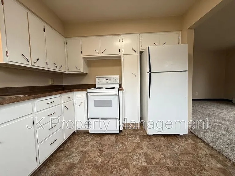2100 4th St NE #2 — Photo 9
