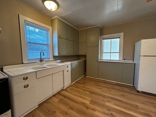 307 W 4th St, Byron, IL 61010