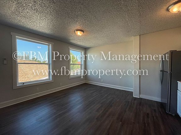4th image of 207 S Dallas St #2C