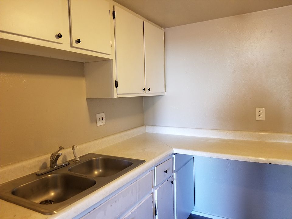 1st image of 813-815 38th St
