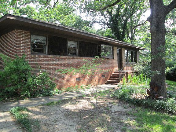 2nd image of 2321 Hilltop Dr