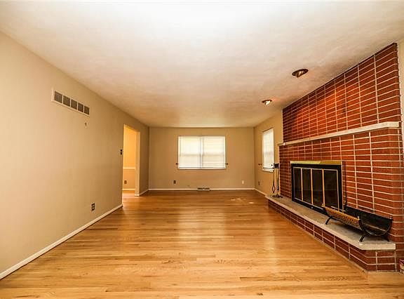 3rd image of 3204 Harvard Pl