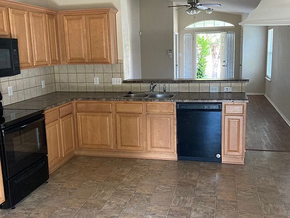 4th image of 2124 Dorman Dr
