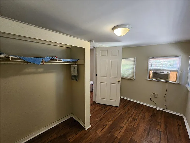 1623 SE 3rd Ave — Photo 35