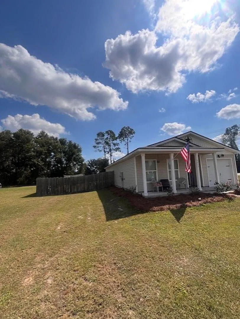 Convenient to Valdosta and Lake Park — Photo 2