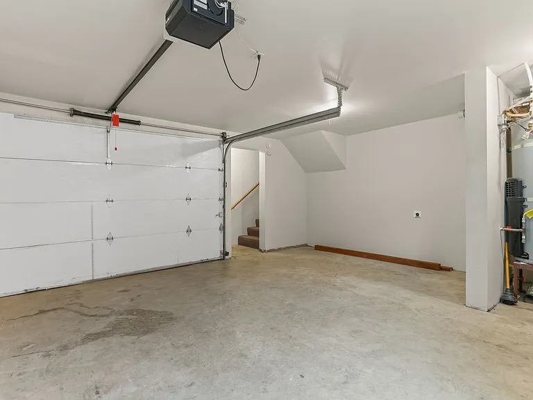 2020 NE Rodney Ave #C — Photo 33